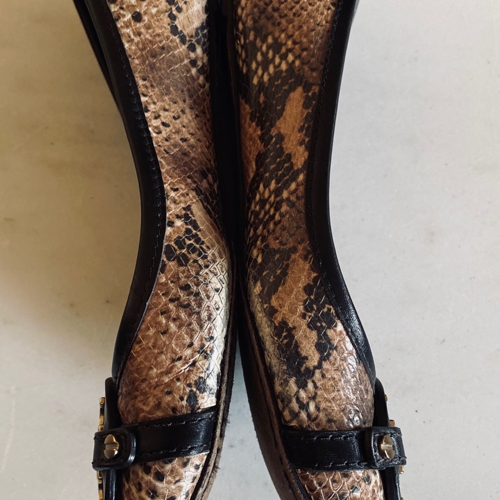 Tory Burch snakeskin/gold/black ballet flats size 8 very good condition. - Picture 3 of 8